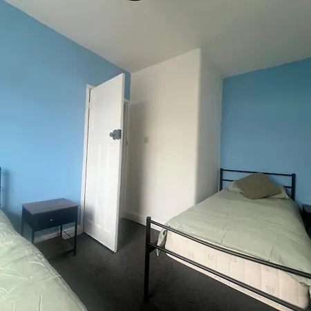 Spacious House Close To Central Manchester With Free Parking Exterior photo