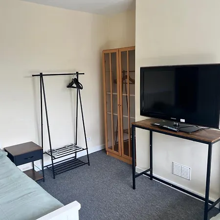 Spacious House Close To Central Manchester With Free Parking Exterior photo