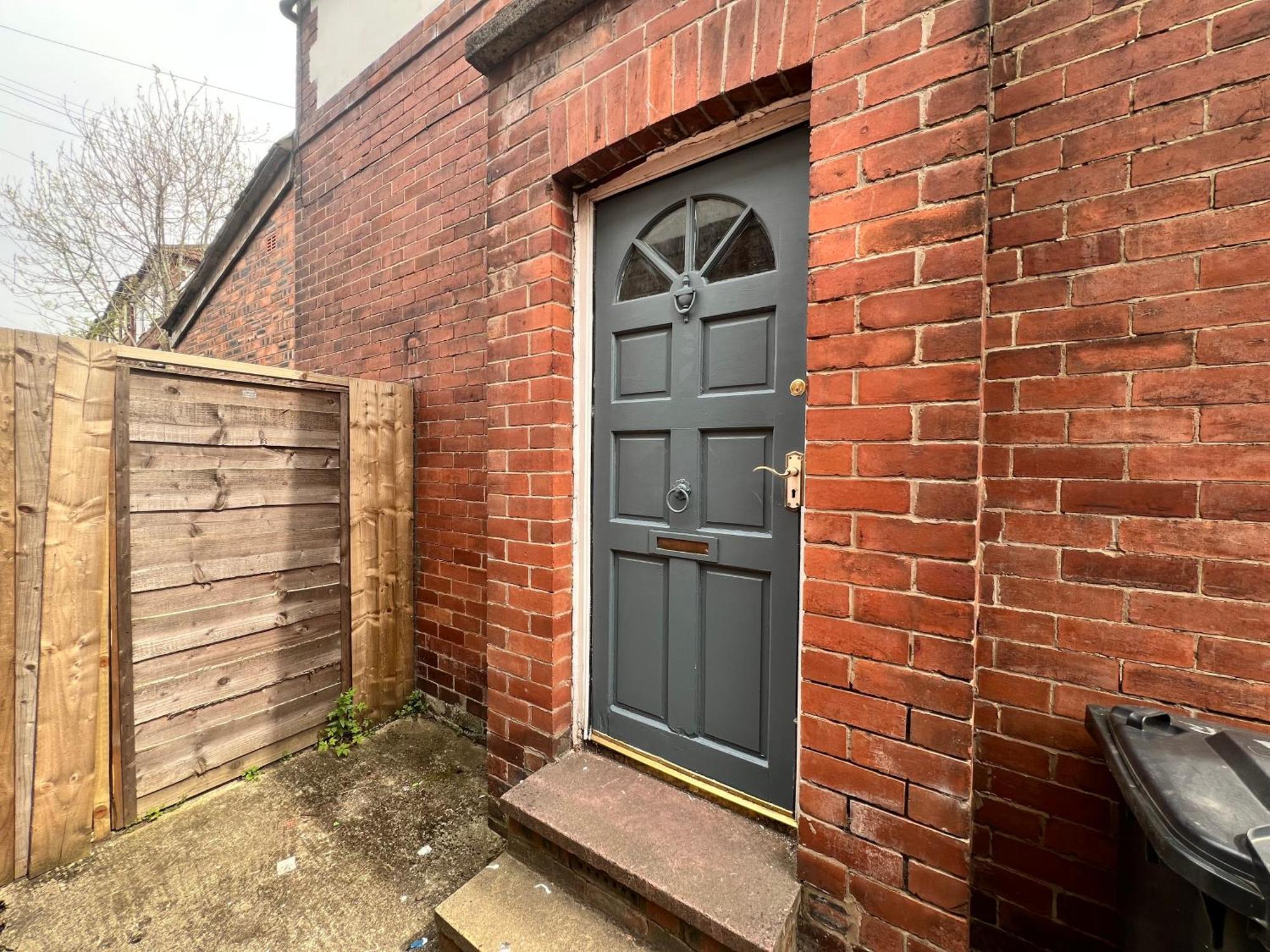 Holiday home Spacious 3 Bed House Close To With Free Parking *